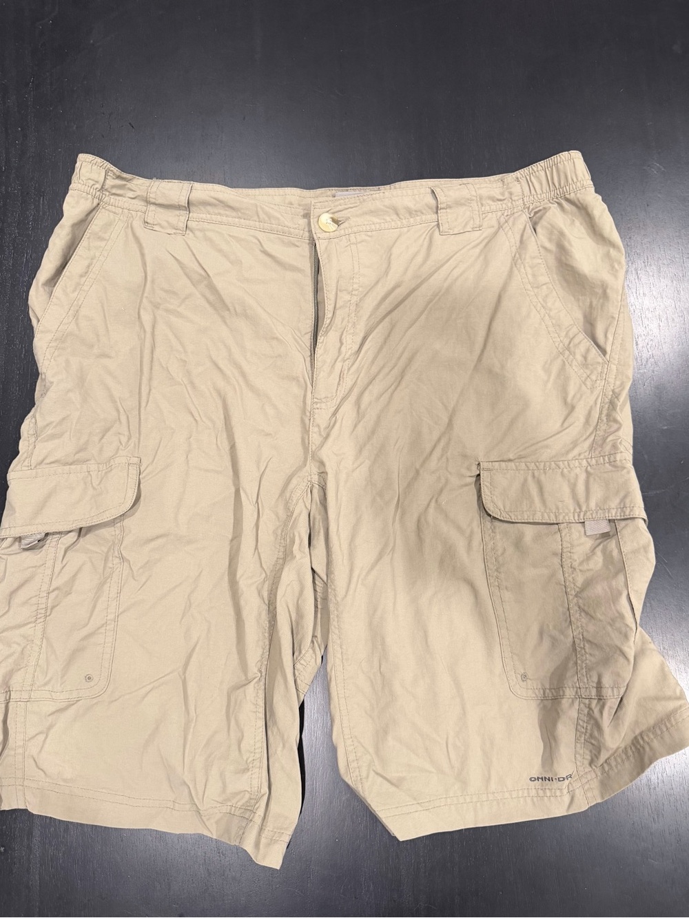 Columbia Men's Khaki Cargo Shorts with Multiple Pockets